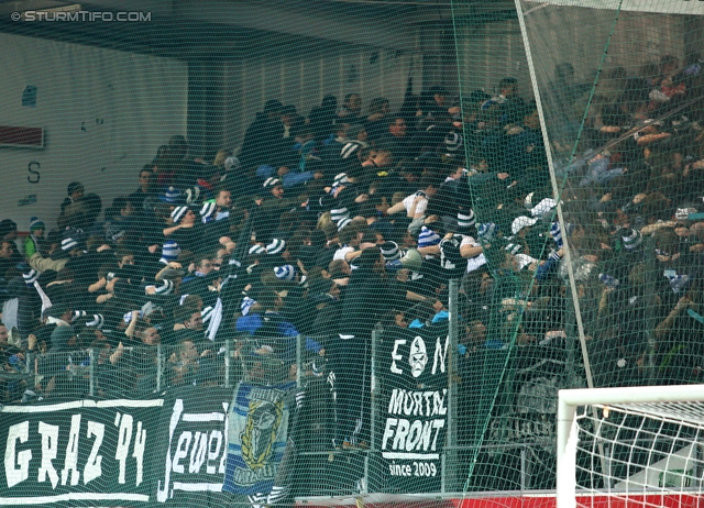 Ried - Sturm Graz
Oesterreichische Fussball Bundesliga, 25. Runde, SV Ried- SK Sturm Graz, Arena Ried, 09.03.2013. 

Foto zeigt Fans von Sturm
