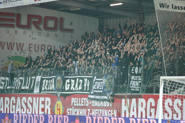 Ried - Sturm Graz
Oesterreichische Fussball Bundesliga, 25. Runde, SV Ried- SK Sturm Graz, Arena Ried, 09.03.2013. 

Foto zeigt Fans von Sturm
