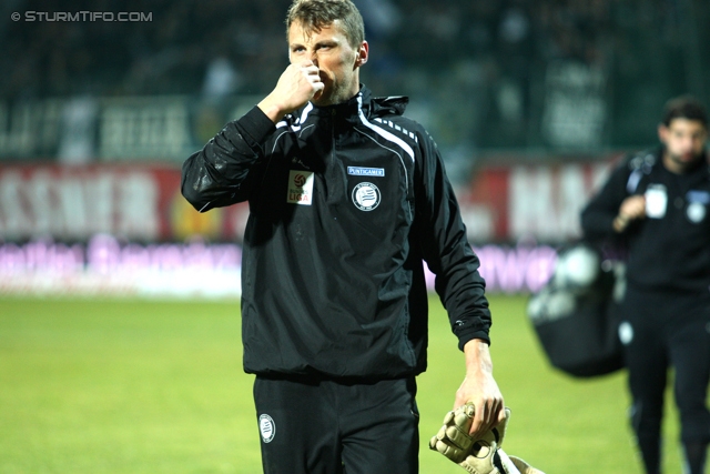 Ried - Sturm Graz
Oesterreichische Fussball Bundesliga, 25. Runde, SV Ried- SK Sturm Graz, Arena Ried, 09.03.2013. 

Foto zeigt Christian Gratzei (Sturm)
Schlüsselwörter: nachdenklich enttaeuschung