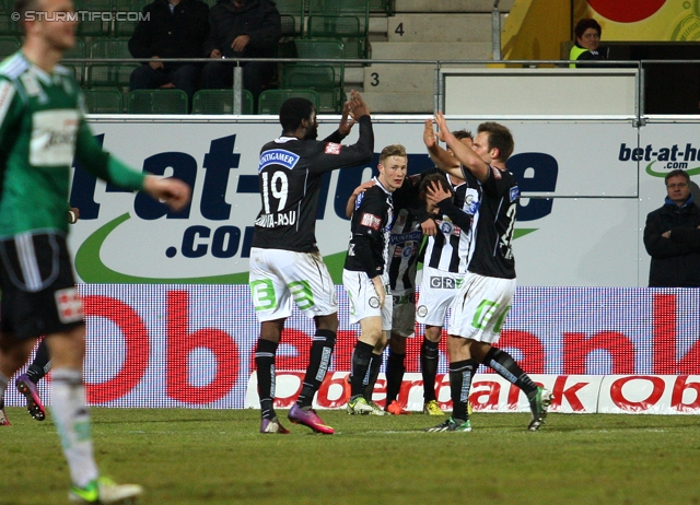 Ried - Sturm Graz
Oesterreichische Fussball Bundesliga, 25. Runde, SV Ried- SK Sturm Graz, Arena Ried, 09.03.2013. 

Foto zeigt Richard Sukuta-Pasu (Sturm), Florian Kainz (Sturm), David Schloffer (Sturm) und Tobias Kainz (Sturm)
Schlüsselwörter: torjubel