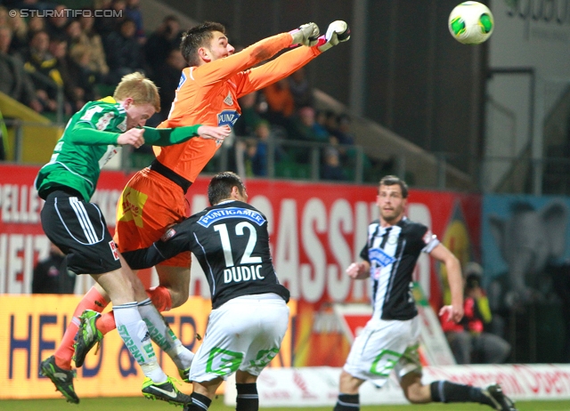 Ried - Sturm Graz
Oesterreichische Fussball Bundesliga, 25. Runde, SV Ried- SK Sturm Graz, Arena Ried, 09.03.2013. 

Foto zeigt Johannes Focher (Sturm) und Milan Dudic (Sturm)
