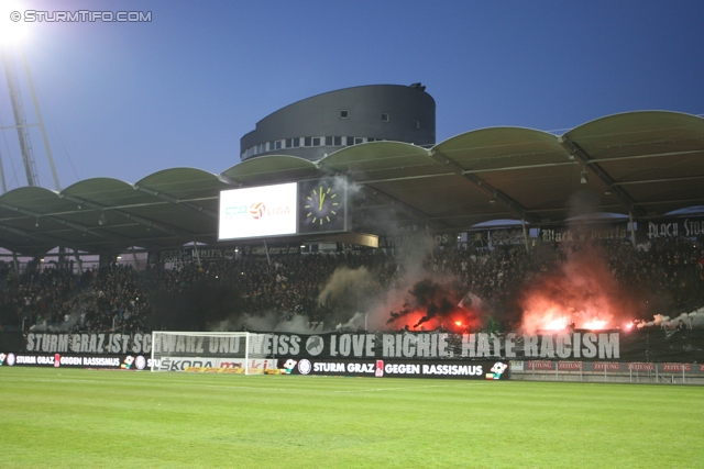 Sturm Graz - Innsbruck
Oesterreichische Fussball Bundesliga, 26. Runde, SK Sturm Graz - FC Wacker Innsbruck, Stadion Liebenau Graz, 16.03.2013. 

Foto zeigt Fans von Sturm mit einer Choreografie
Schlüsselwörter: pyrotechnik