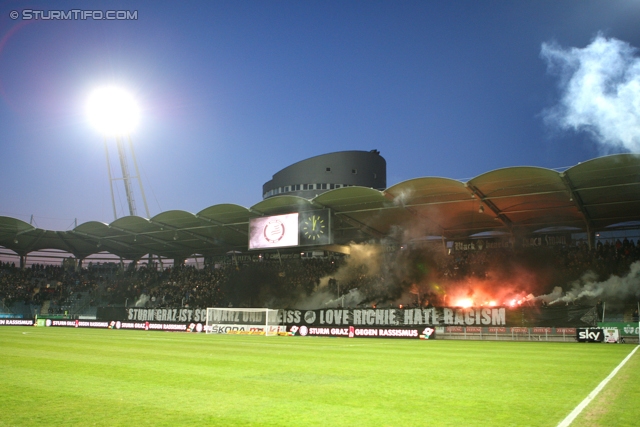 Sturm Graz - Innsbruck
Oesterreichische Fussball Bundesliga, 26. Runde, SK Sturm Graz - FC Wacker Innsbruck, Stadion Liebenau Graz, 16.03.2013. 

Foto zeigt Fans von Sturm mit einer Choreografie
Schlüsselwörter: pyrotechnik