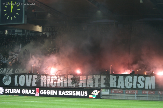 Sturm Graz - Innsbruck
Oesterreichische Fussball Bundesliga, 26. Runde, SK Sturm Graz - FC Wacker Innsbruck, Stadion Liebenau Graz, 16.03.2013. 

Foto zeigt Fans von Sturm mit einer Choreografie
Schlüsselwörter: pyrotechnik