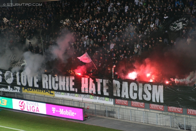 Sturm Graz - Innsbruck
Oesterreichische Fussball Bundesliga, 26. Runde, SK Sturm Graz - FC Wacker Innsbruck, Stadion Liebenau Graz, 16.03.2013. 

Foto zeigt Fans von Sturm mit einer Choreografie
Schlüsselwörter: pyrotechnik