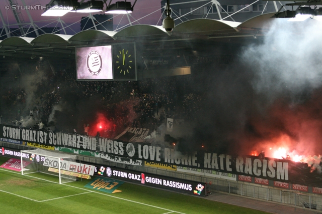 Sturm Graz - Innsbruck
Oesterreichische Fussball Bundesliga, 26. Runde, SK Sturm Graz - FC Wacker Innsbruck, Stadion Liebenau Graz, 16.03.2013. 

Foto zeigt Fans von Sturm mit einer Choreografie
Schlüsselwörter: pyrotechnik