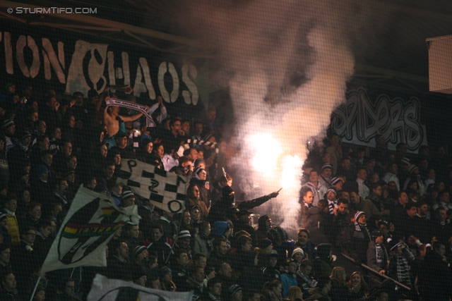 Sturm Graz - Innsbruck
Oesterreichische Fussball Bundesliga, 26. Runde, SK Sturm Graz - FC Wacker Innsbruck, Stadion Liebenau Graz, 16.03.2013. 

Foto zeigt Fans von Sturm
Schlüsselwörter: pyrotechnik