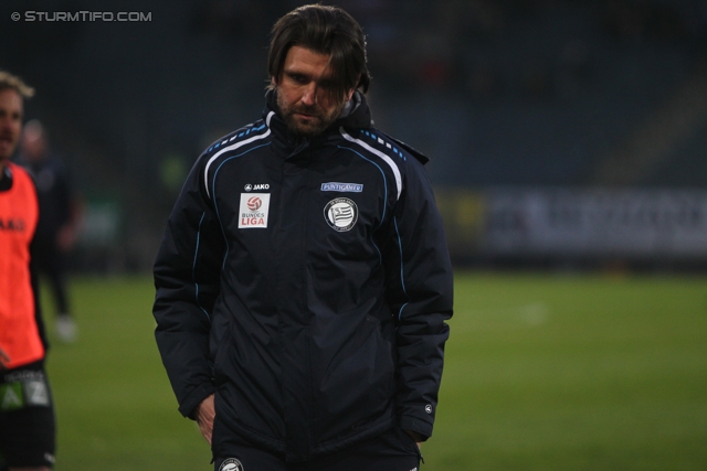 Sturm Graz - Innsbruck
Oesterreichische Fussball Bundesliga, 26. Runde, SK Sturm Graz - FC Wacker Innsbruck, Stadion Liebenau Graz, 16.03.2013. 

Foto zeigt Peter Hyballa (Cheftrainer Sturm)
Schlüsselwörter: nachdenklich