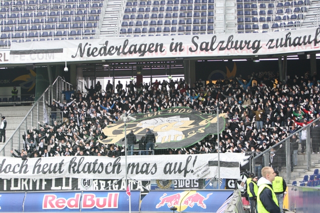 Salzburg - Sturm Graz
Oesterreichische Fussball Bundesliga, 28. Runde, FC RB Salzburg - SK Sturm Graz, Stadion Wals-Siezenheim, 07.04.2013. 

Foto zeigt Fans von Sturm mit einer Choreografie
