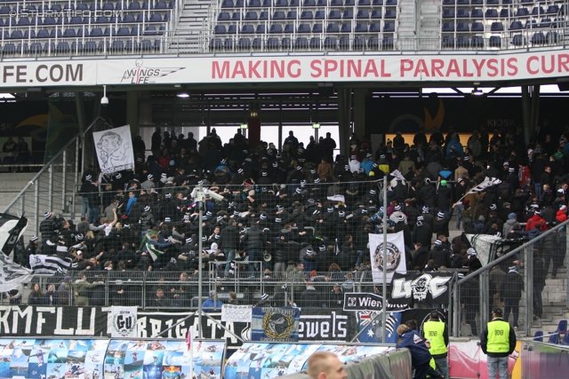 Salzburg - Sturm Graz
Oesterreichische Fussball Bundesliga, 28. Runde, FC RB Salzburg - SK Sturm Graz, Stadion Wals-Siezenheim, 07.04.2013. 

Foto zeigt Fans von Sturm
