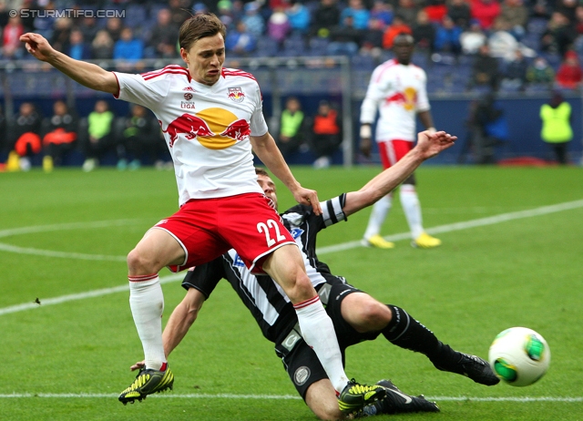 Salzburg - Sturm Graz
Oesterreichische Fussball Bundesliga, 28. Runde, FC RB Salzburg - SK Sturm Graz, Stadion Wals-Siezenheim, 07.04.2013. 

Foto zeigt Stefan Hierlaender (Salzburg) und Juergen Saeumel (Sturm)
