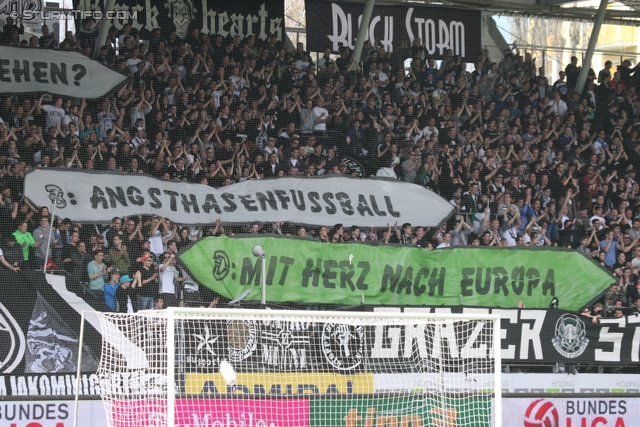 Sturm Graz - Austria Wien
Oesterreichische Fussball Bundesliga, 29. Runde, SK Sturm Graz - FK Austria Wien, Stadion Liebenau Graz, 14.04.2013. 

Foto zeigt Fans von Sturm mit einer Choreografie
