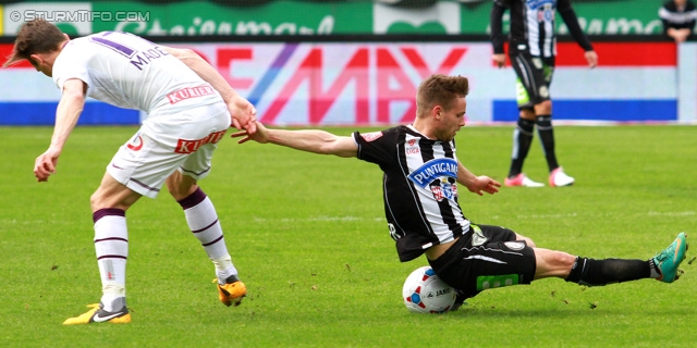 Sturm Graz - Austria Wien
Oesterreichische Fussball Bundesliga, 29. Runde, SK Sturm Graz - FK Austria Wien, Stadion Liebenau Graz, 14.04.2013. 

Foto zeigt Florian Mader (Austria) und David Schloffer (Sturm)
