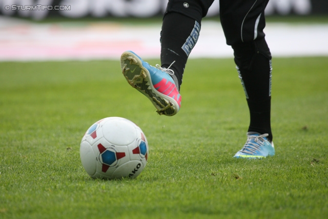 Sturm Graz - Mattersburg
Oesterreichische Fussball Bundesliga, 30. Runde, SK Sturm Graz - SV Mattersburg, Stadion Liebenau Graz, 20.04.2013. 

Foto zeigt ein Feature mit dem Ball
