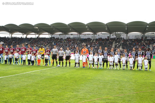 Sturm Graz - Mattersburg
Oesterreichische Fussball Bundesliga, 30. Runde, SK Sturm Graz - SV Mattersburg, Stadion Liebenau Graz, 20.04.2013. 

Foto zeigt Mannschaft von Mattersburg, das Schiedsrichterteam und die Mannschaft von Sturm
