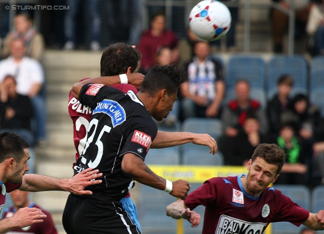 Sturm Graz - Mattersburg
Oesterreichische Fussball Bundesliga, 30. Runde, SK Sturm Graz - SV Mattersburg, Stadion Liebenau Graz, 20.04.2013. 

Foto zeigt Rubin Rafael Okotie (Sturm)
Schlüsselwörter: kopfball