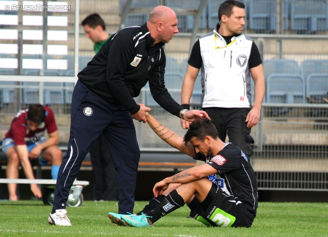 Sturm Graz - Mattersburg
Oesterreichische Fussball Bundesliga, 30. Runde, SK Sturm Graz - SV Mattersburg, Stadion Liebenau Graz, 20.04.2013. 

Foto zeigt Kazimierz Sidorczuk (Tormanntrainer Sturm) und Haris Bukva (Sturm)
Schlüsselwörter: enttaeuschung