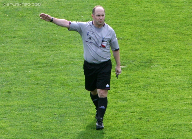 Sturm Graz - Mattersburg
Oesterreichische Fussball Bundesliga, 30. Runde, SK Sturm Graz - SV Mattersburg, Stadion Liebenau Graz, 20.04.2013. 

Foto zeigt Schiedsrichter Thomas Prammer
