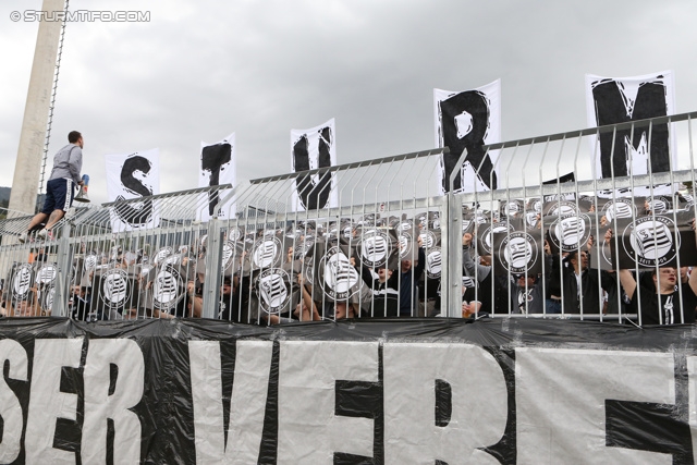 Wolfsberg - Sturm Graz
Oesterreichische Fussball Bundesliga, 31. Runde, Wolfsberger AC - SK Sturm Graz, Lavanttal Arena Wolfsberg, 27.04.2013. 

Foto zeigt Fans von Sturm mit einer Choreografie
