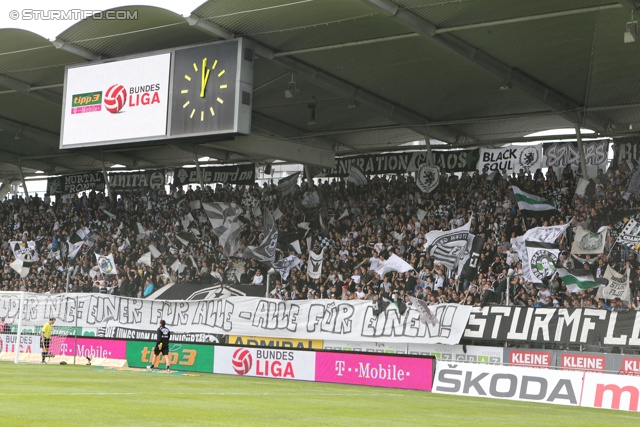 Sturm Graz - Rapid Wien
Oesterreichische Fussball Bundesliga, 32. Runde, SK Sturm Graz - SK Rapid Wien, Stadion Liebenau Graz, 05.05.2013. 

Foto zeigt Fans von Sturm mit einem Spruchband
