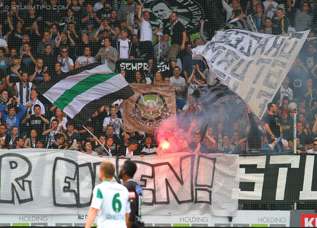 Sturm Graz - Rapid Wien
Oesterreichische Fussball Bundesliga, 32. Runde, SK Sturm Graz - SK Rapid Wien, Stadion Liebenau Graz, 05.05.2013. 

Foto zeigt Fans von Sturm mit einem Spruchband
Schlüsselwörter: pyrotechnik