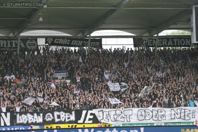 Sturm Graz - Rapid Wien
Oesterreichische Fussball Bundesliga, 32. Runde, SK Sturm Graz - SK Rapid Wien, Stadion Liebenau Graz, 05.05.2013. 

Foto zeigt Fans von Sturm mit einem Spruchband
