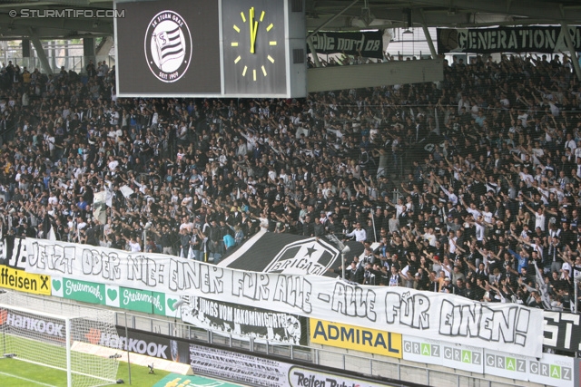 Sturm Graz - Rapid Wien
Oesterreichische Fussball Bundesliga, 32. Runde, SK Sturm Graz - SK Rapid Wien, Stadion Liebenau Graz, 05.05.2013. 

Foto zeigt Fans von Sturm mit einem Spruchband
