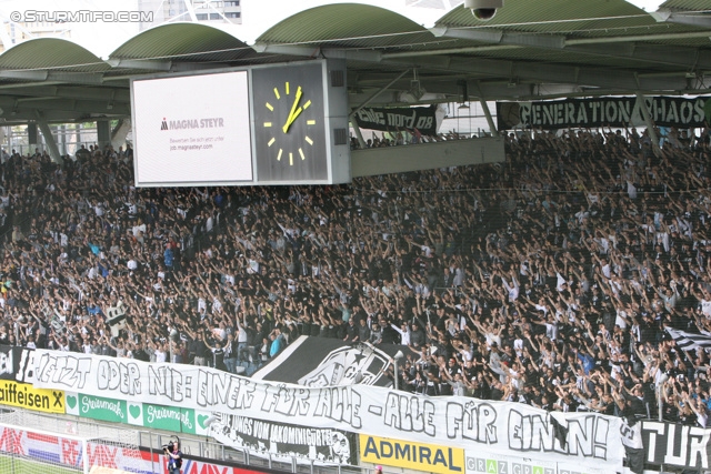 Sturm Graz - Rapid Wien
Oesterreichische Fussball Bundesliga, 32. Runde, SK Sturm Graz - SK Rapid Wien, Stadion Liebenau Graz, 05.05.2013. 

Foto zeigt Fans von Sturm mit einem Spruchband
