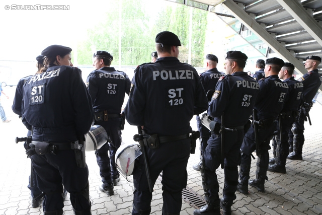 Sturm Graz - Rapid Wien
Oesterreichische Fussball Bundesliga, 32. Runde, SK Sturm Graz - SK Rapid Wien, Stadion Liebenau Graz, 05.05.2013. 

Foto zeigt Polizei
