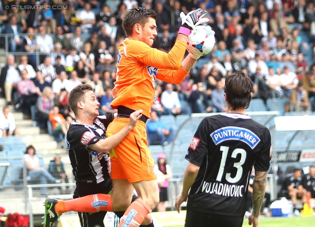 Sturm Graz - Rapid Wien
Oesterreichische Fussball Bundesliga, 32. Runde, SK Sturm Graz - SK Rapid Wien, Stadion Liebenau Graz, 05.05.2013. 

Foto zeigt Johannes Focher (Sturm) und Nikola Vujadinovic (Sturm)
