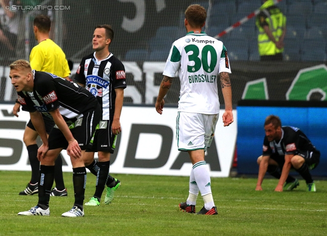 Sturm Graz - Rapid Wien
Oesterreichische Fussball Bundesliga, 32. Runde, SK Sturm Graz - SK Rapid Wien, Stadion Liebenau Graz, 05.05.2013. 

Foto zeigt Matthias Koch (Sturm) und Guido Burgstaller (Rapid)
Schlüsselwörter: enttaeuschung