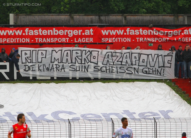 Admira Wacker - Sturm Graz
Oesterreichische Fussball Bundesliga, 33. Runde, FC Admira Wacker Moedling - SK Sturm Graz, Stadion Suedstadt Maria Enzersdorf, 11.05.2013. 

Foto zeigt Fans von Sturm mit einem Spruchband
Schlüsselwörter: protest