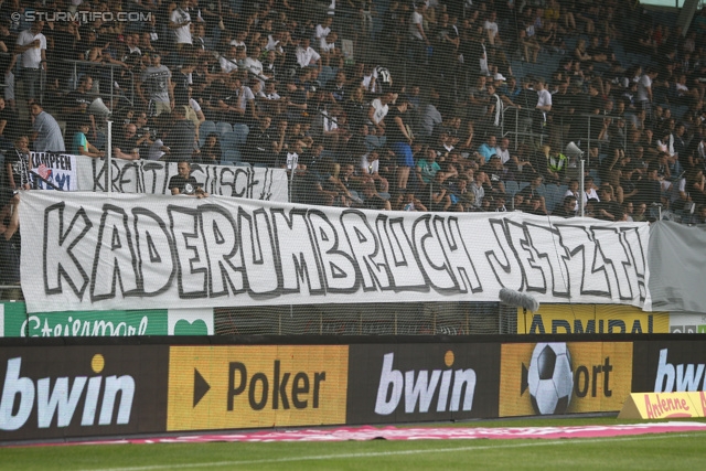 Sturm Graz - Ried
Oesterreichische Fussball Bundesliga, 34. Runde, SK Sturm Graz - SV Ried, Stadion Liebenau Graz, 19.05.2013. 

Foto zeigt Fans von Sturm mit einem Spruchband
Schlüsselwörter: protest