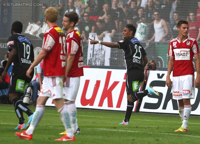 Sturm Graz - Ried
Oesterreichische Fussball Bundesliga, 34. Runde, SK Sturm Graz - SV Ried, Stadion Liebenau Graz, 19.05.2013. 

Foto zeigt Richard Sukuta-Pasu (Sturm), Thomas Reifeltshammer (Ried) und Rubin Rafael Okotie (Sturm)
Schlüsselwörter: torjubel