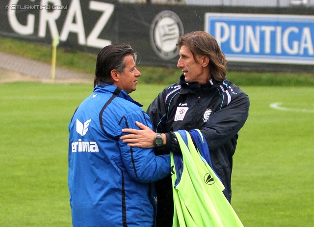 Sturm Amateure - KSV Amateure
Regionalliga Mitte, 28. Runde,  Sturm Graz Amateure - KSV Amateure, Trainingszentrum Messendorf, 24.05.2013. 

Foto zeigt Kurt Russ (Cheftrainer KSV Amateure) und Stojadin Rajkovic (Cheftrainer Sturm Amateure)
