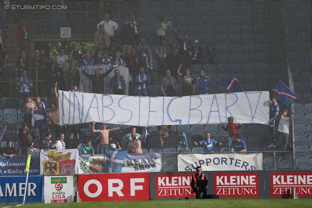 Sturm Graz - Wr. Neustadt
Oesterreichische Fussball Bundesliga, 36. Runde, SK Sturm Graz - SC Wiener Neustadt, Stadion Liebenau Graz, 26.05.2013. 

Foto zeigt Fans von Wr. Neustadt mit einem Spruchband
