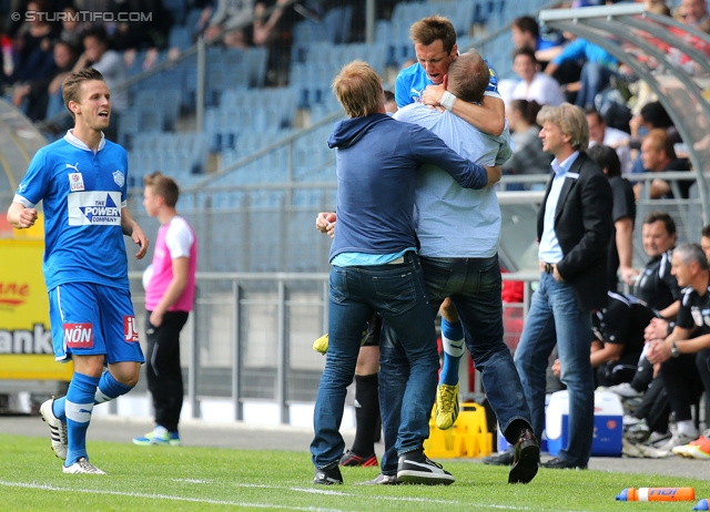 Sturm Graz - Wr. Neustadt
Oesterreichische Fussball Bundesliga, 36. Runde, SK Sturm Graz - SC Wiener Neustadt, Stadion Liebenau Graz, 26.05.2013. 

Foto zeigt Mario Pollhammer (Wr. Neustadt) und Heimo Pfeiffenberger (Cheftrainer Wr. Neustadt)
Schlüsselwörter: torjubel