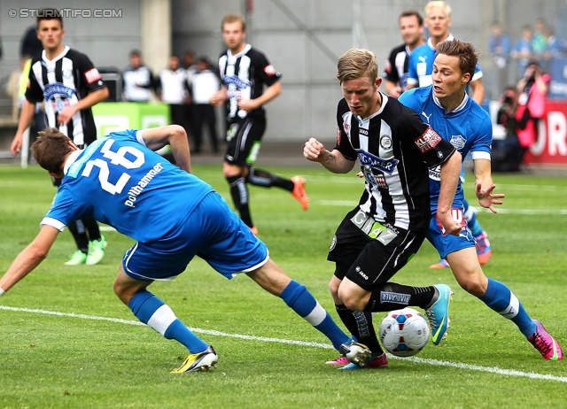 Sturm Graz - Wr. Neustadt
Oesterreichische Fussball Bundesliga, 36. Runde, SK Sturm Graz - SC Wiener Neustadt, Stadion Liebenau Graz, 26.05.2013. 

Foto zeigt Mario Pollhammer (Wr. Neustadt) und Florian Kainz (Sturm)
