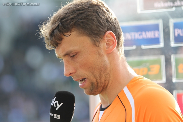 Sturm Graz - Wr. Neustadt
Oesterreichische Fussball Bundesliga, 36. Runde, SK Sturm Graz - SC Wiener Neustadt, Stadion Liebenau Graz, 26.05.2013. 

Foto zeigt Christian Gratzei (Sturm) beim Interview
