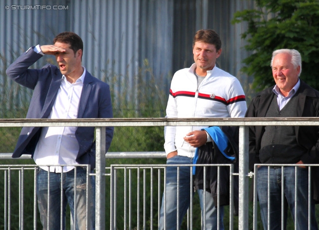 Sturm Amateure - St. Florian
Regionalliga Mitte, 30. Runde,  Sturm Graz Amateure - Union St. Florian, Trainingszentrum Messendorf, 01.06.2013. 

Foto zeigt Franco Foda (Cheftrainer Kaiserslautern), Hannes Reinmayr (ehem. Spieler Sturm) und Hans Lang
