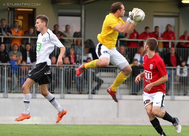 Sturm Amateure - St. Florian
Regionalliga Mitte, 30. Runde,  Sturm Graz Amateure - Union St. Florian, Trainingszentrum Messendorf, 01.06.2013. 

Foto zeigt David Schnaderbeck (Sturm Amateure) und Lorenz Hoebarth (St. Florian)
