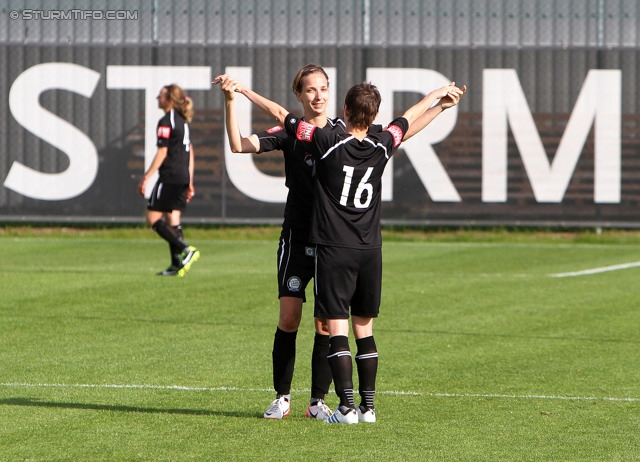 Sturm Damen - Suedbuergenland 1b
2. Frauenliga Ost/Sued, 22. Runde,  SK Sturm Graz Damen/Stattegg - FC Suedburgenland 1b, Trainingszentrum Messendorf, 01.06.2013. 

Foto zeigt Veronika Hammer (Sturm Damen) und Alexandra Brigitta Mosolics (Sturm Damen)
