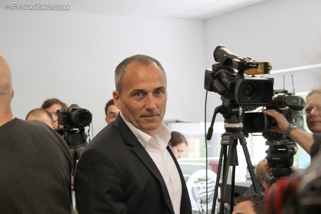 Pressekonferenz Sturm
Oesterreichische Fussball Bundesliga, SK Sturm Graz Pressekonferenz, Trainingszentrum Messendorf, 06.06.2013.

Foto zeigt Darko Milanic (Cheftrainer Sturm)
