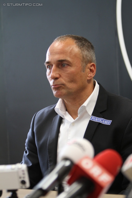 Pressekonferenz Sturm
Oesterreichische Fussball Bundesliga, SK Sturm Graz Pressekonferenz, Trainingszentrum Messendorf, 06.06.2013.

Foto zeigt Darko Milanic (Cheftrainer Sturm)
