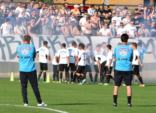 Trainingsauftakt Sturm
Oesterreichische Fussball Bundesliga, SK Sturm Graz Trainingsauftakt, Trainingszentrum Messendorf, 17.06.2013.

Foto zeigt Darko Milanic (Cheftrainer Sturm) und Novica Nikcevic (Co-Trainer Sturm)
