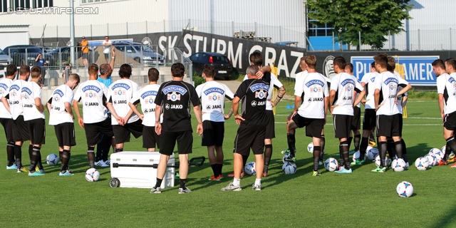 Trainingsauftakt Sturm
Oesterreichische Fussball Bundesliga, SK Sturm Graz Trainingsauftakt, Trainingszentrum Messendorf, 17.06.2013.

Foto zeigt die Mannschaft von Sturm
