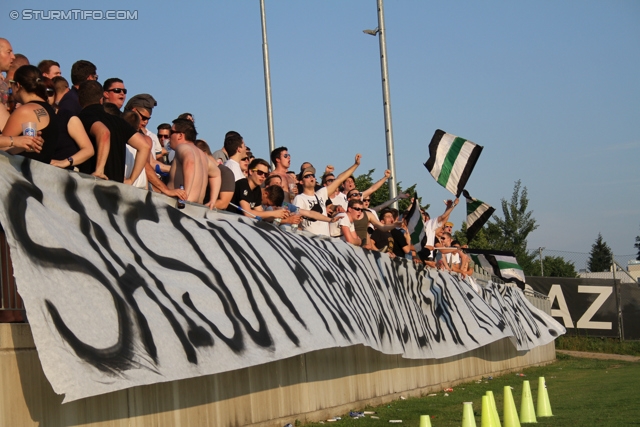 Trainingsauftakt Sturm
Oesterreichische Fussball Bundesliga, SK Sturm Graz Trainingsauftakt, Trainingszentrum Messendorf, 17.06.2013.

Foto zeigt Fans von Sturm
