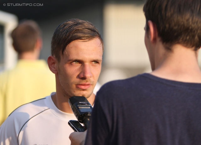 Trainingsauftakt Sturm
Oesterreichische Fussball Bundesliga, SK Sturm Graz Trainingsauftakt, Trainingszentrum Messendorf, 17.06.2013.

Foto zeigt Daniel Offenbacher (Sturm) beim Interview
