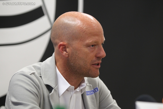 Pressekonferenz Sturm
Oesterreichische Fussball Bundesliga, SK Sturm Graz Pressekonferenz, Trainingszentrum Messendorf, 03.07.2013.

Foto zeigt Gerhard Goldbrich (General Manager Sturm)
