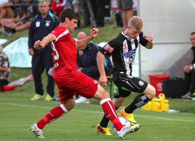 Sturm Graz - Kaiserslautern
Testspiel,  SK Sturm Graz - 1. FC Kaiserslautern, Arena Kumberg, 05.07.2013. 

Foto zeigt Florian Dick (Kaiserslautern) und Florian Kainz (Sturm)
